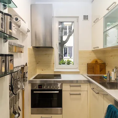Elegant & Spacious Near Ndk *